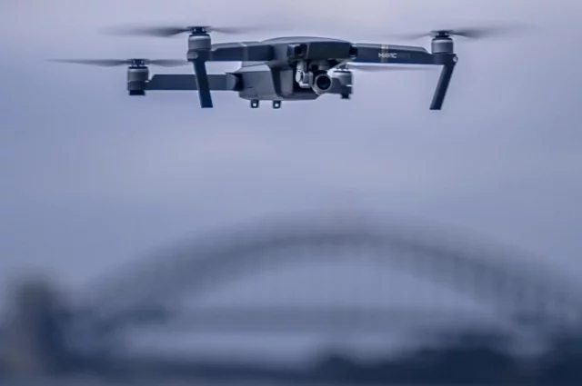 В редакциях «прогнали» релиз через ИИ-помощник, даже не удосужившись проверить результат. 