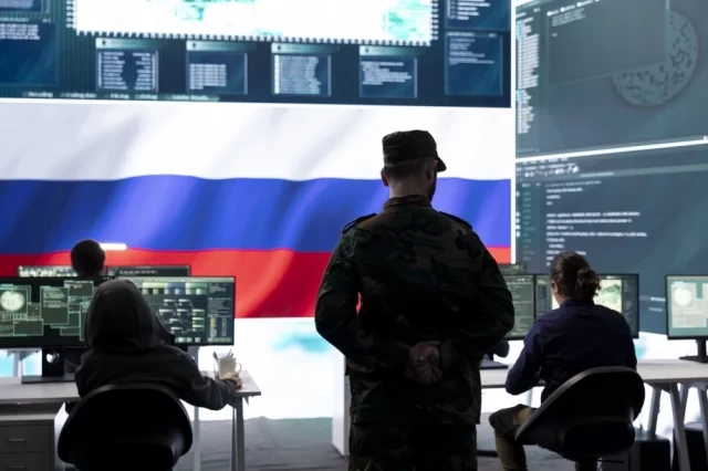 Хакеры смогли вычислить серверы маркетплейса. Они удалили все протоколы и сертификаты без возможности восстановления. 