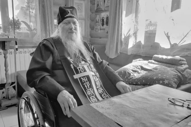 Он ушёл так, как мечтают уйти праведники — причастившись, в тишине, до рассвета.