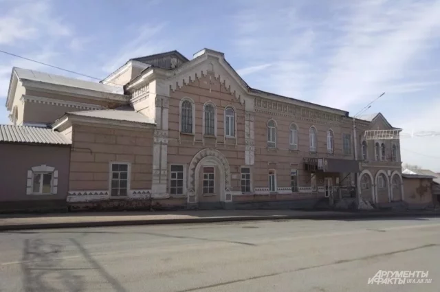 В этом году на храме, возможно, появится небольшой купол и крест.