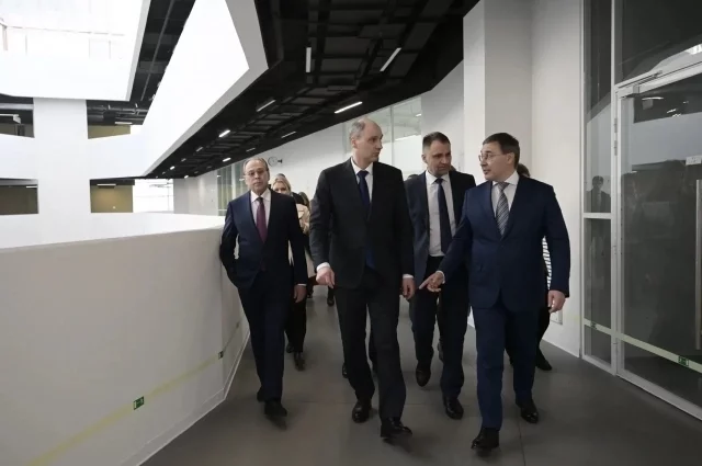 Денис Паслер и Валерий Фальков посетили несколько объектов Уральского федерального университета.