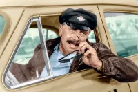 Таксисты стали популярными в народе фигурами ещё со времён всеми любимой «Бриллиантовой руки». 