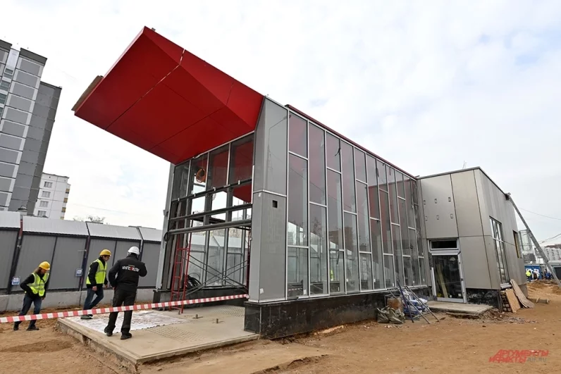 Станция расположена на пересечении проспекта Маршала Жукова и улицы Демьяна Бедного.