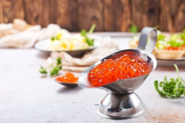 Икру можно есть в Лазареву субботу.