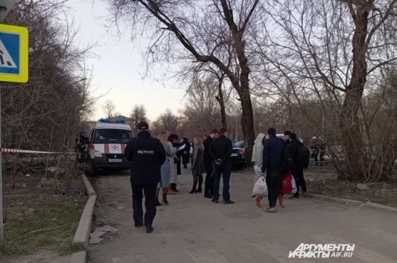 В Перми обрушилась часть стены аварийного жилого дома по улице Чкалова, 38. 