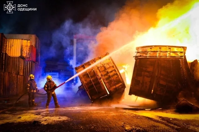 Последствия атаки российских дронов на Одессу.