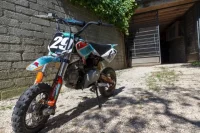 Весна в Татарстане только вступила в свои права, а дороги уже заполонили юные гонщики на питбайках, мопедах и квадроциклах.