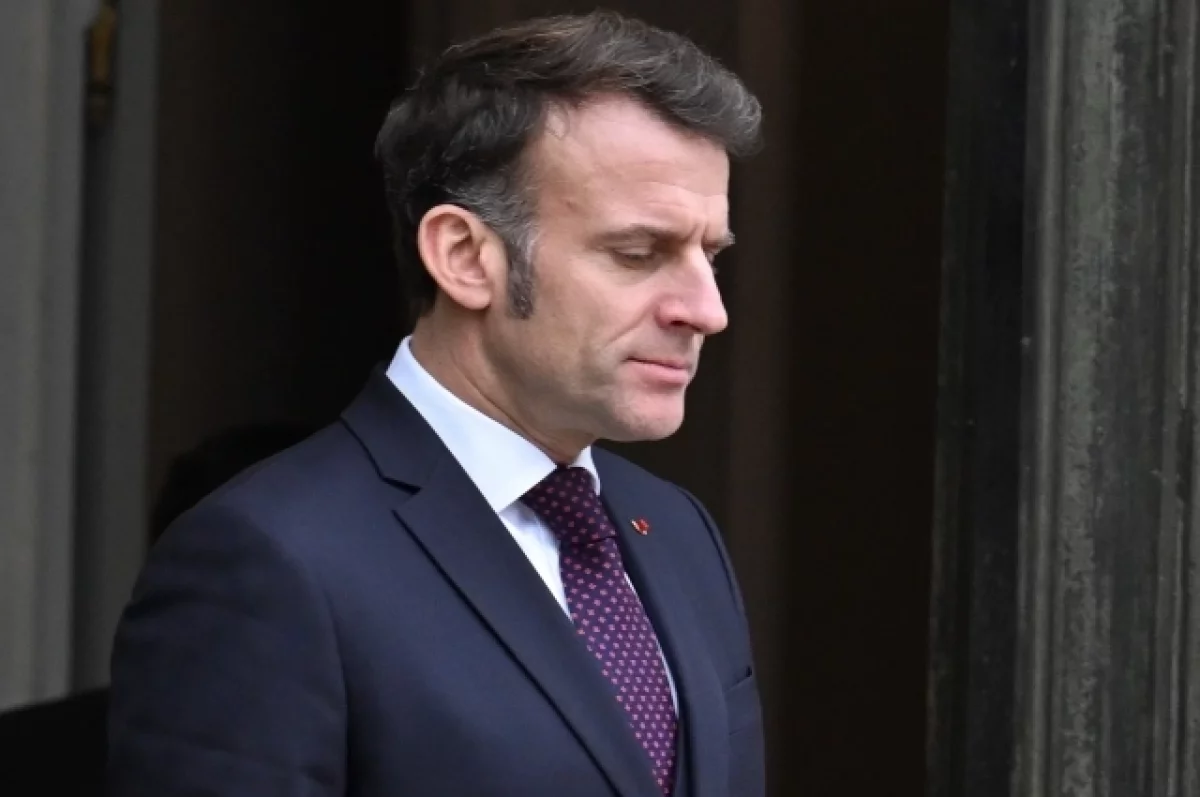 Макрон назвал слова Трампа об ударе жены неэлегантными