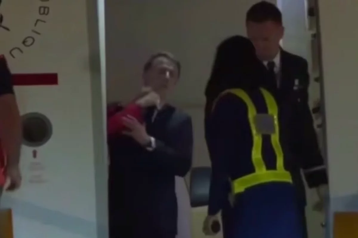 Удар в челюсть: Макрон удивит реакцией на шутку Трампа по поводу Брижит