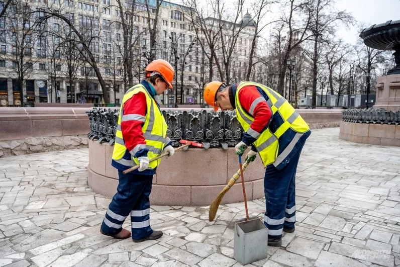 Больше, чем просто уборка: традиционная помывка архитектурных символов столицы давно стала настоящим весенним ритуалом перехода к теплому сезону.