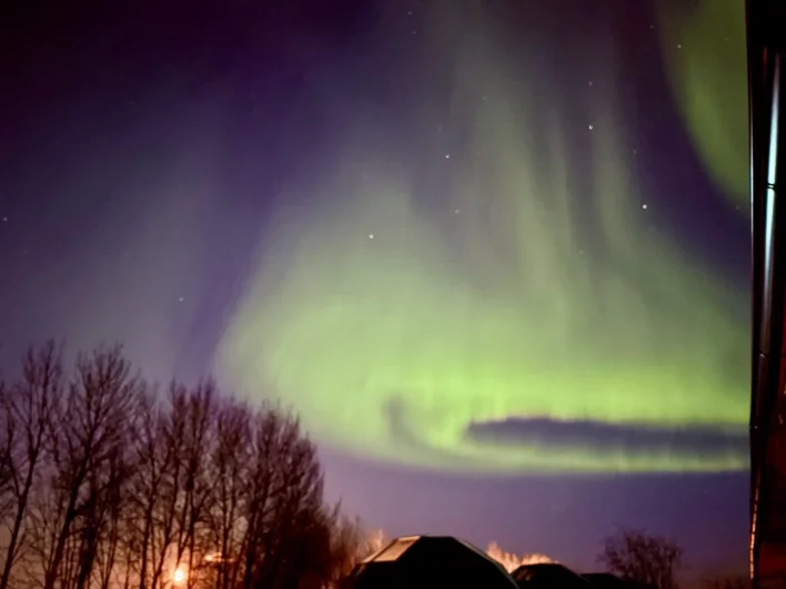 Очевидцы делятся в соцсетях кадрами, от которых захватывает дух.