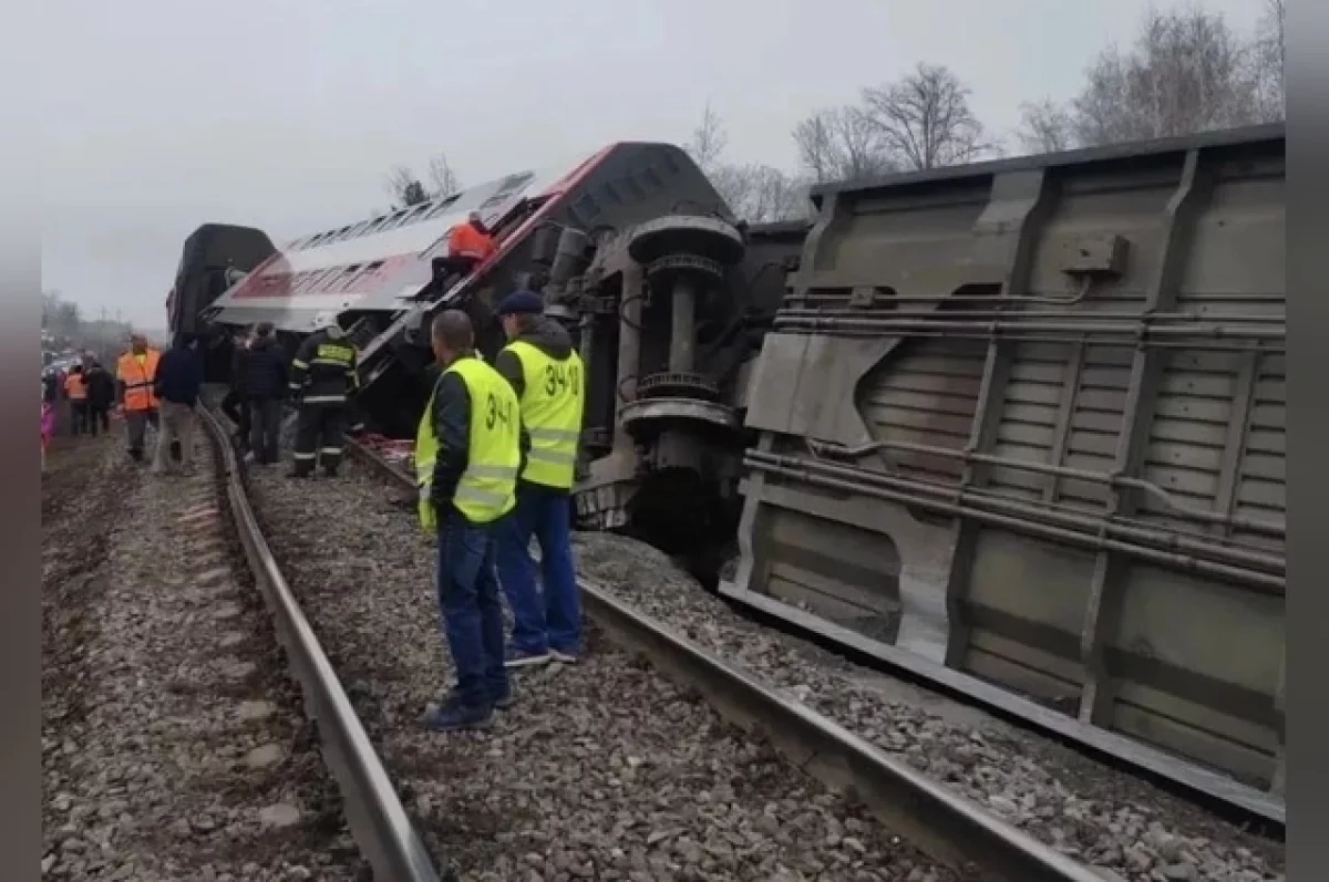 Вагон встал на дыбы: артисты раскрыли детали схода поезда в Ульяновске