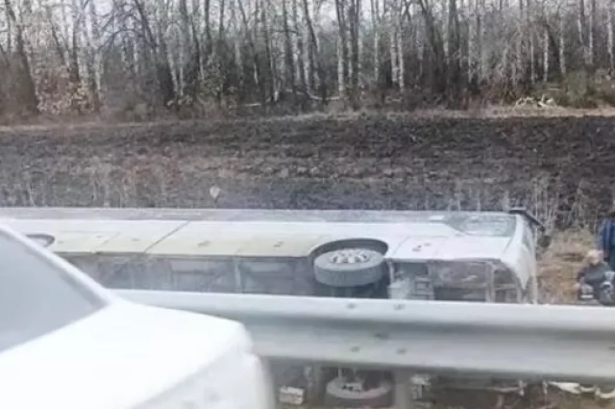 В Саратовской области перевернулся автобус детьми