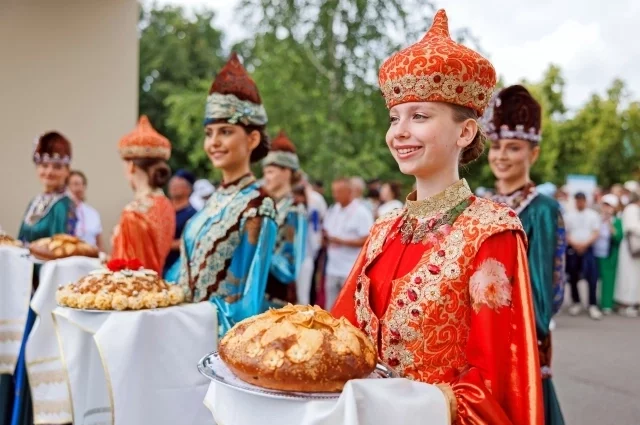 Сабантуй давно стал местом встречи людей разных культур.