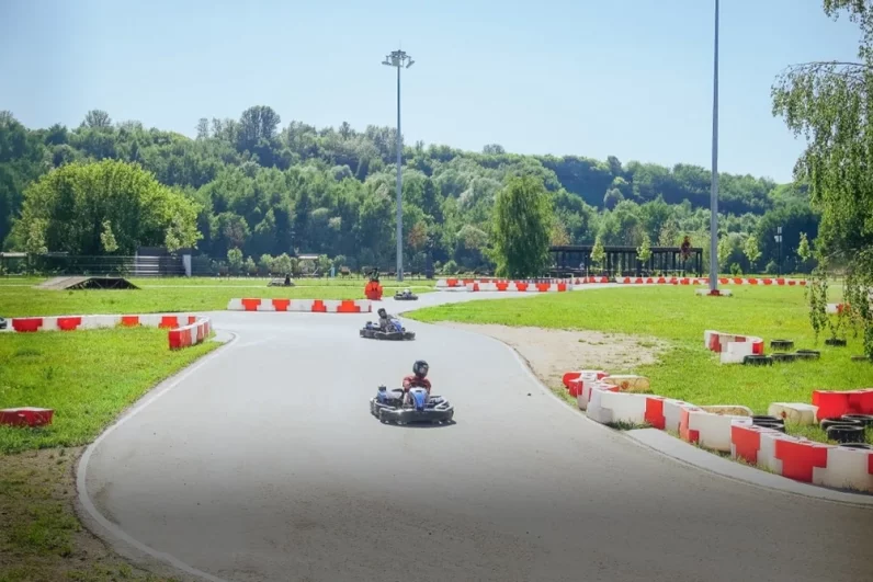 Город уделяет большое внимание экологии и трансформации неэффективно используемых территорий района. Так, на месте бывшей свалки удалось разбить современный Парк технических видов спорта.