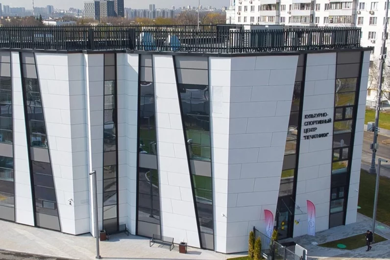 Одной из главных площадок стал просторный концертный зал, оснащенный выдвижными зрительными местами. В будущем он примет театрализованные постановки, концерты и конференции.