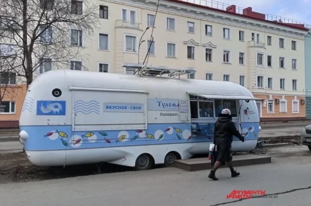 Ларек сельскохозяйственного предприятия «Тулома» в Мурманске.