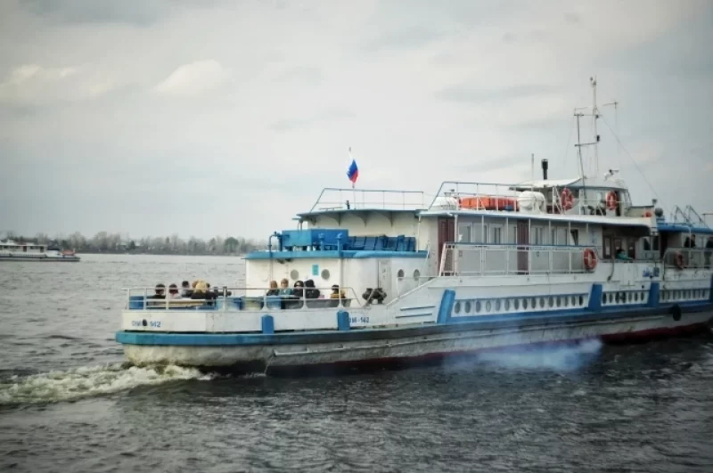 Регулярные рейсы выполняются строго по расписанию.