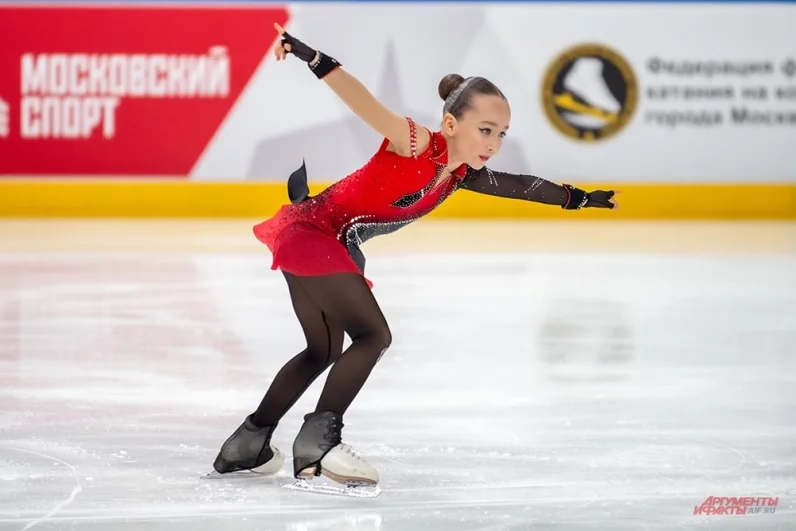 В перерывах между выступлениями юных звездочек на сцену выходили артисты МИЛУ и Хабиб с сольными концертами.