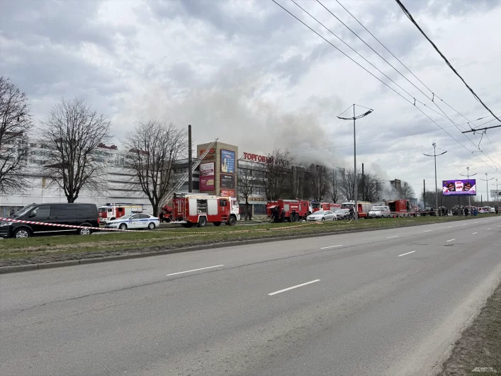 Вереница пожарных машин