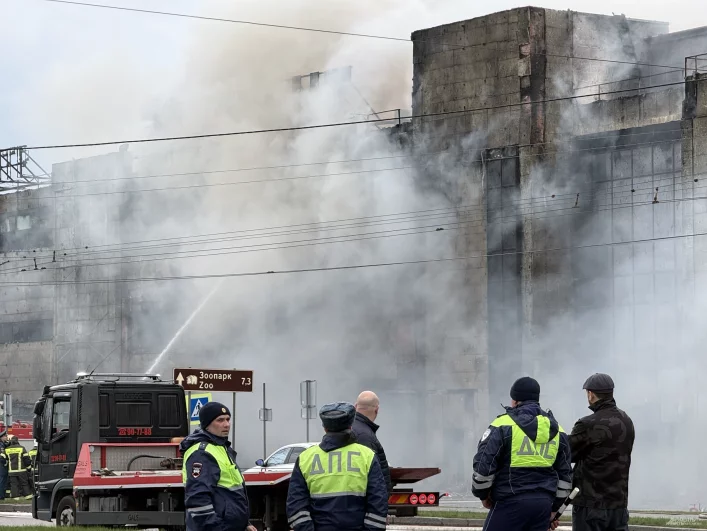 На месте происшествия работали не только пожарные, но и сотрудники полиции