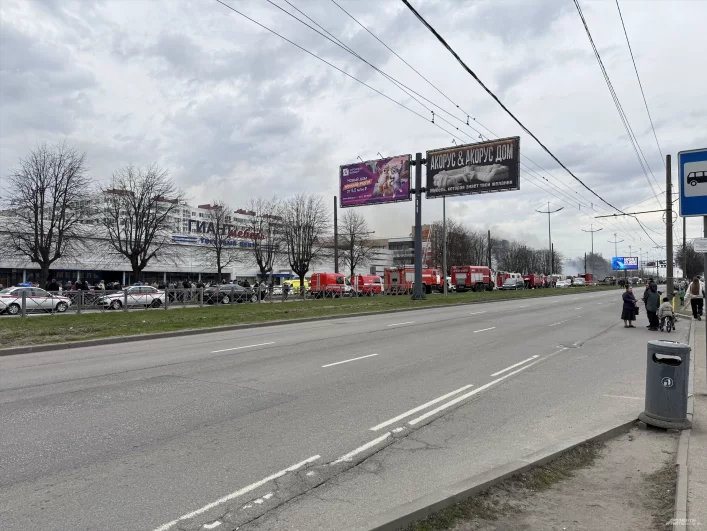 Центральная улица Калининграда, ведущая к ТЦ перекрыта 