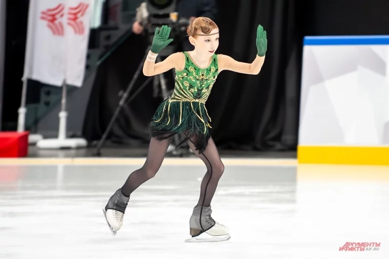 На лед вышли воспитанники школ «Хрустальный», «Легенда», СШОР имени С.А. Жука, ЦСКА, «Наши Надежды», «Снегирь», «Старт», «СетПоинт», Арена Плей Север, «Столица», «Академия спорта», «Ангелы Плющенко» и «Мечта».