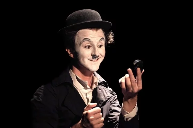 Раде Костич в образе своего героя Чарли Чаплина