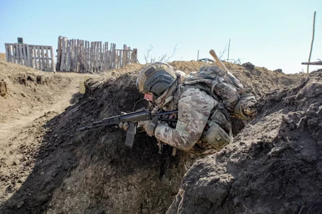 Освобождение Нового Донбасса выводит российских штурмовиков прямо на восточные окраины города Доброполье.