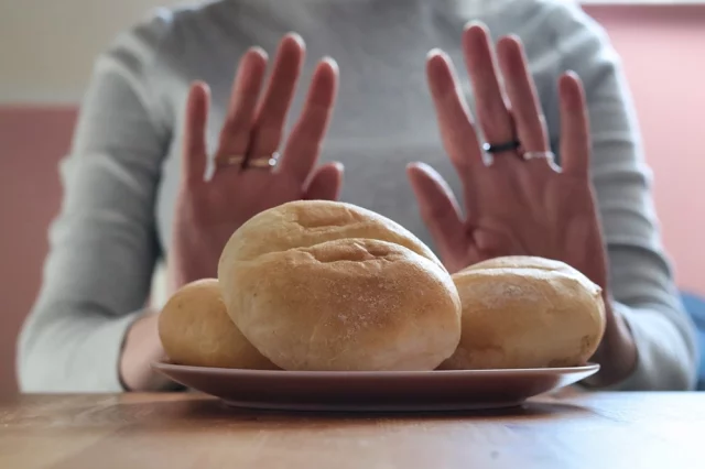 Глютен - группа растительных белков, которые содержатся в некоторых злаках. В первую очередь речь идет о пшенице, а также о ржи и ячмене.