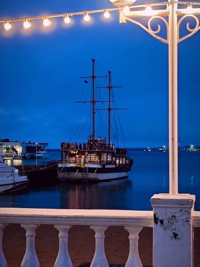 Море в сумерки особенно завораживает. 