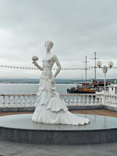 «Белая невесточка» - излюбленное место для фотосессий.