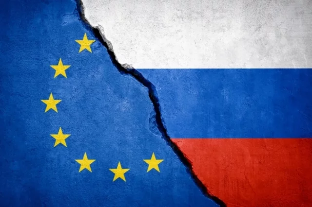 По словам Александра Роднянского, Европа использует Украину как щит для подготовки к войне с Россией. 