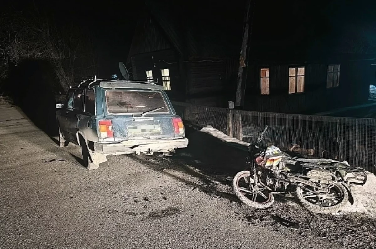 В Кестеньге подросток в состоянии опьянения на мопеде наехал на автомобиль