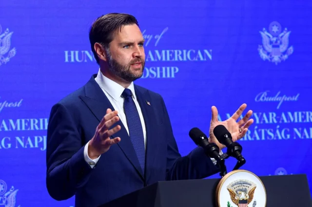 Вэнс назвал вмешательство Киева в венгерские выборы «поистине позорным» и открыто поддержал кандидатуру Орбана.