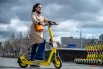 Сезон на старте! С 1 апреля в Москве вновь заработал прокат электросамокатов и велосипедов. В Дептрансе сообщили, что операторы уже активно развозят технику по городским парковкам.