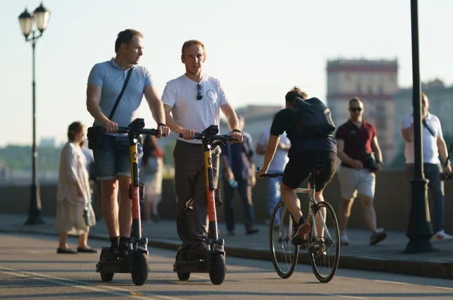 И хотя аварийность по вине водителей СИМ остаётся тревожной, в последний год отмечается её снижение.