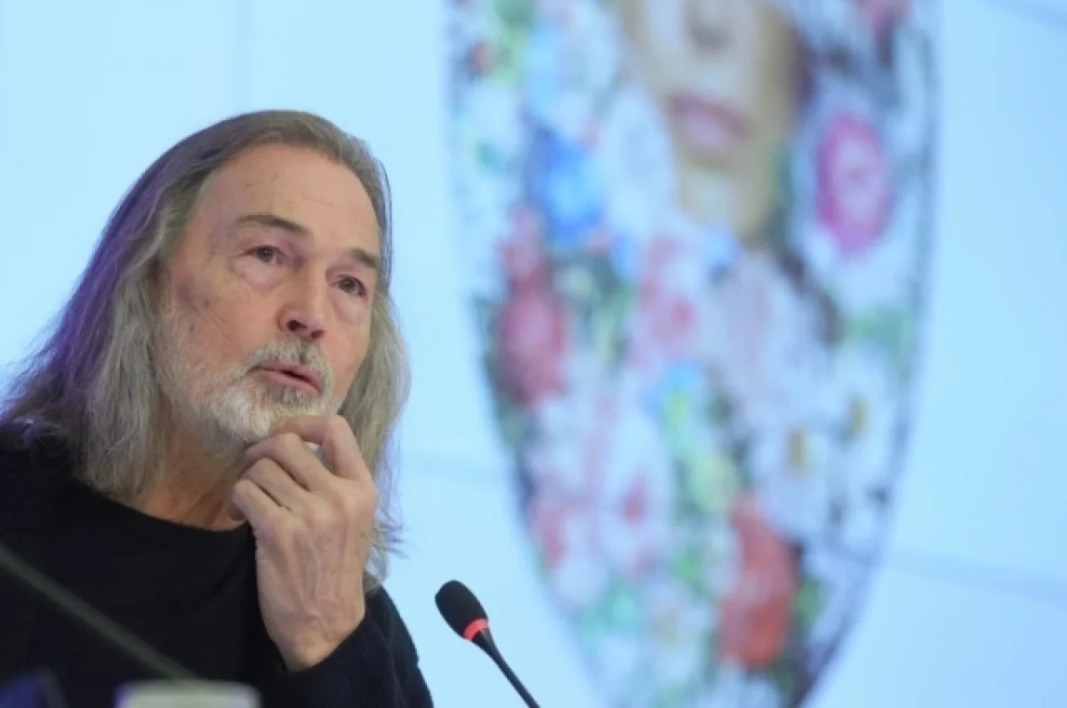 Путин в день рождения художника Сафронова наградил его орденом Невского