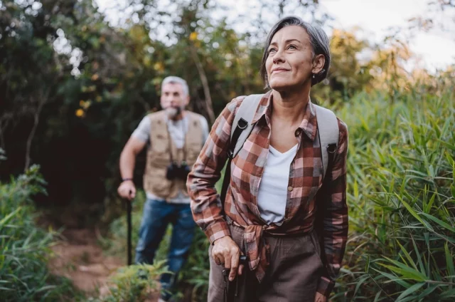 Короткая прогулка на свежем воздухе эффективнее ходьбы в помещении.