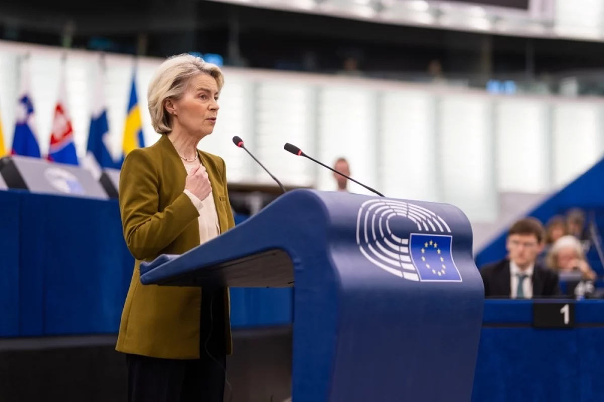 СВР: Урсула фон дер Ляйен мечтает о славе главарей гитлеровской Германии