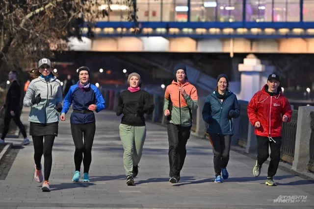 Самое главное — это постепенность. Нельзя взять и пробежать 5 километров. Последствия могут быть печальными, вплоть до серьезной травмы.