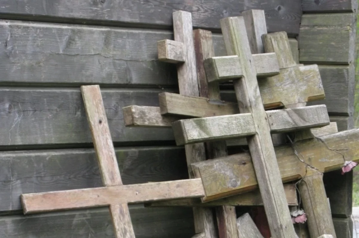 Хоронят в братских могилах: на кладбищах Украины закончились места для ВСУ