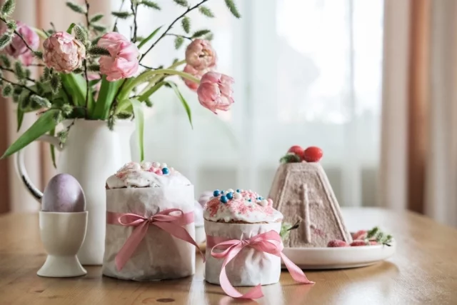 Пасха — светлый праздник, который традиционно сопровождается обильным застольем. 