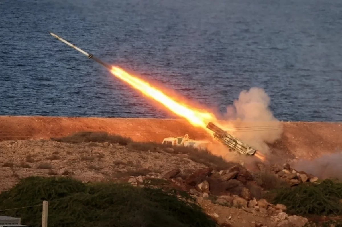 КСИР поразил ракетами вертолетоносец LHA-7 и авианосец CVN-74 США