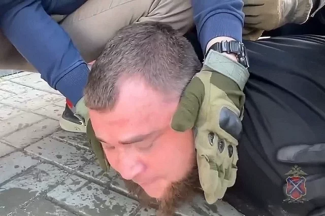 Задержанный уверял, что понятия не имеет, почему попал в поле зрения правоохранителей.