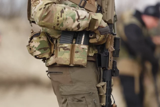 Даже заградотряды не могут остановить бегство солдат ВСУ.