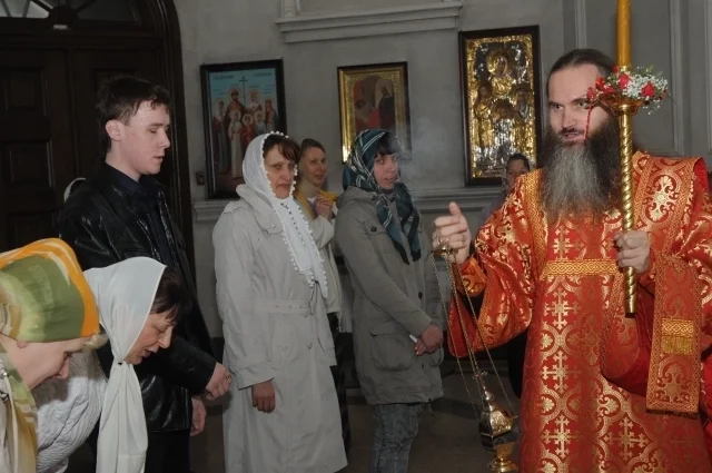 В 2026 году Пасха выпадает на середину весны, а значит, и снег уже сойдёт, и первые цветы появятся.