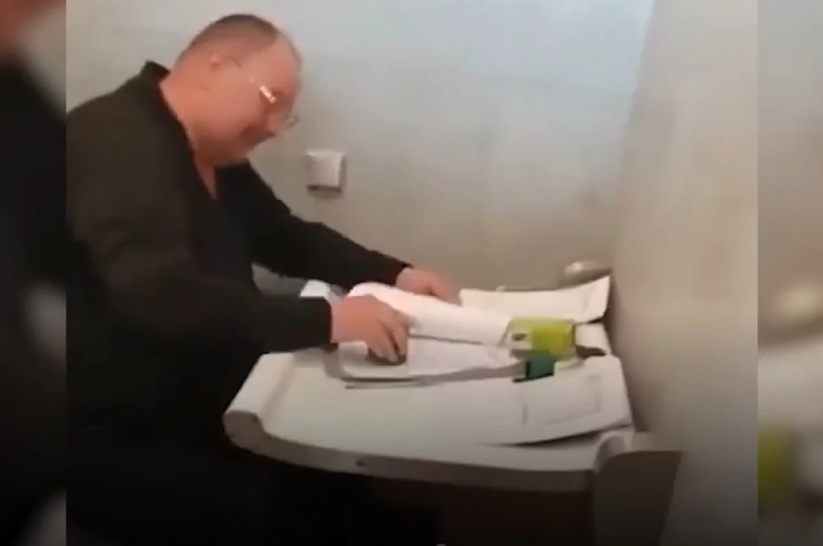 Их стиль. Бумаги на изъятые в Венгрии украинские деньги подделали в сортире