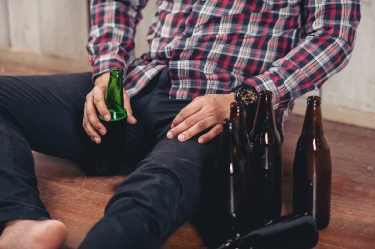 Алкоголь повышает уровень тревожности, заявил нейрофармаколог Зафар