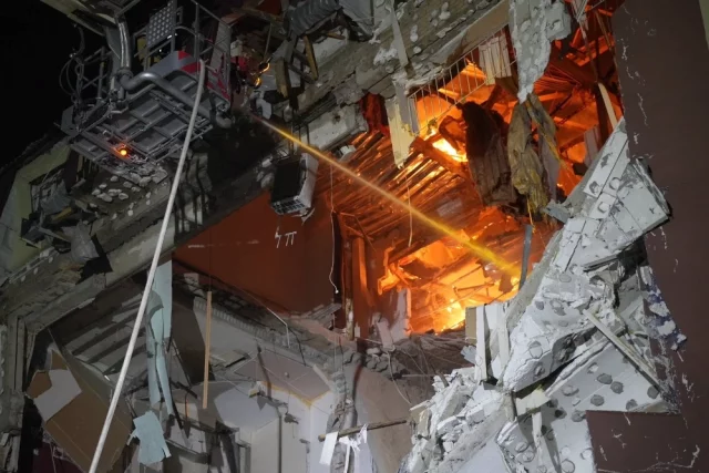 В последние дни ВС РФ перешли от массированных ударов, масштаб которых измерялся сотнями беспилотников и десятками ракет, к точечным ударам.